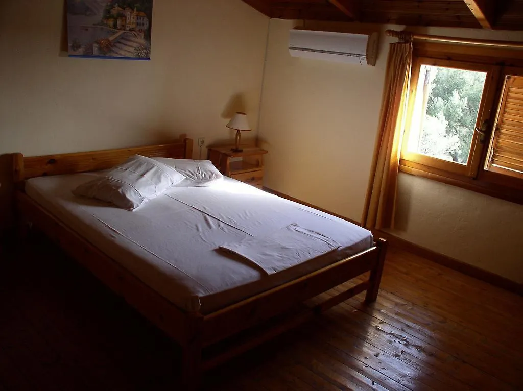 Pythos Studios Svoronata Aparthotel
